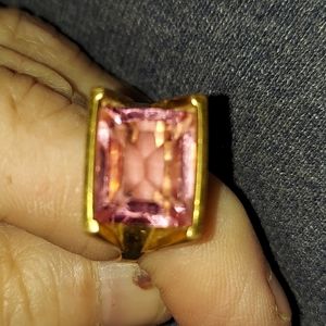 10k gf ring with Brillant pink stone